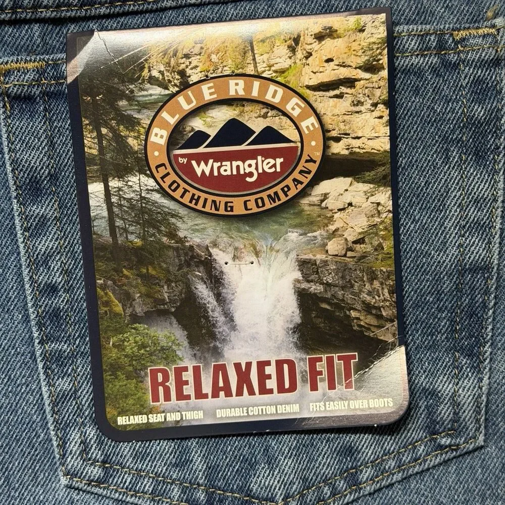 Wrangler Mens 38X32 Blue Ridge Relaxed Fit Jeans Medium Wash Denim NWT